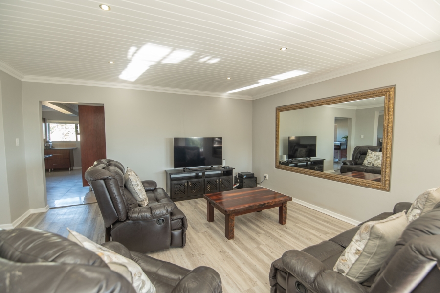 4 Bedroom Property for Sale in Clarendon Marine Eastern Cape